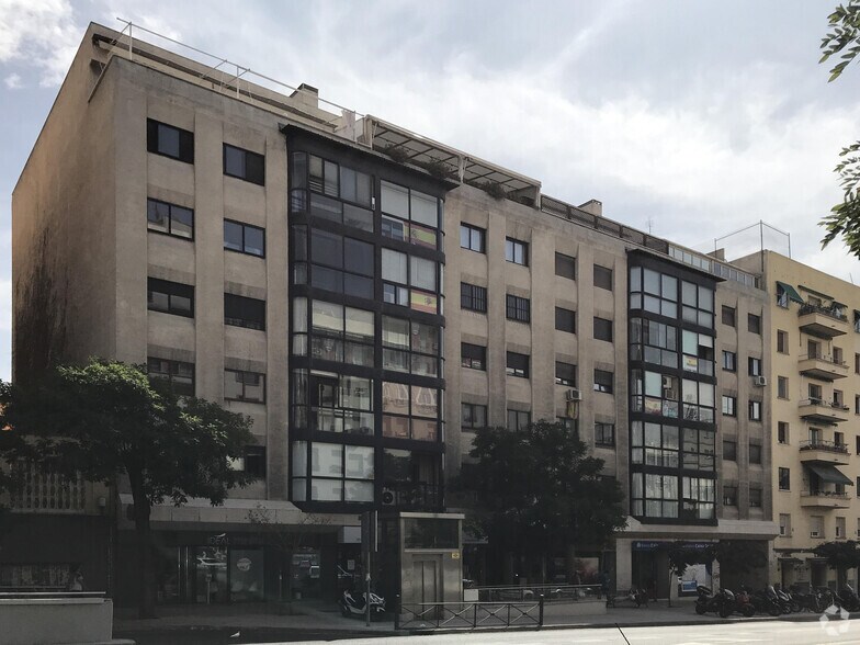 Calle Narváez, 57, Madrid, Madrid à louer - Photo du bâtiment - Image 2 de 2