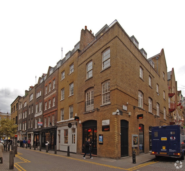 34-42 Neal St, Londres à louer - Photo du bâtiment - Image 2 de 2