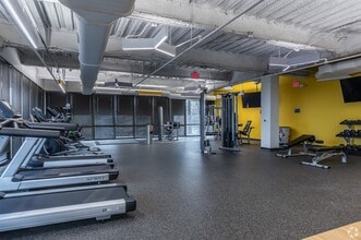 730 Holiday Dr, Pittsburgh, PA à louer Photo intérieure- Image 2 de 8