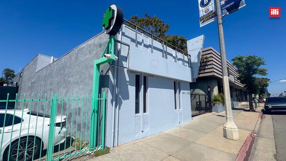 17517 Ventura Blvd, Encino, CA à louer - Photo du bâtiment - Image 2 de 10