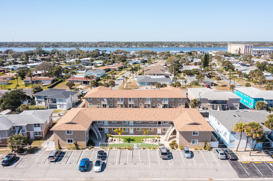 2525 N Oleander Ave, Daytona Beach, FL à vendre - Photo du bâtiment - Image 1 de 26