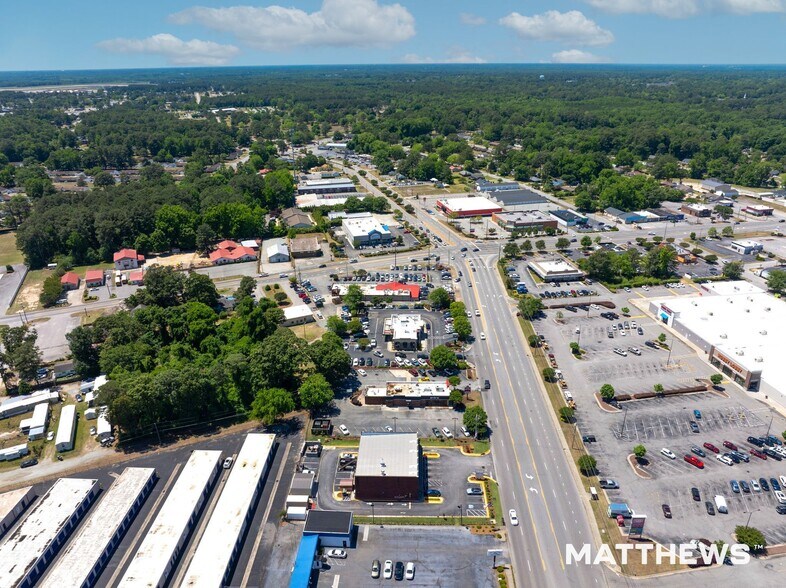 108 N Berkeley Blvd, Goldsboro, NC à vendre - Photo du bâtiment - Image 2 de 3