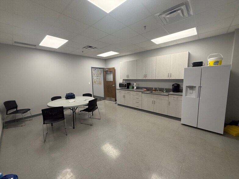 5435 Dylan Dr, South Bend, IN à louer - Photo du bâtiment - Image 2 de 10