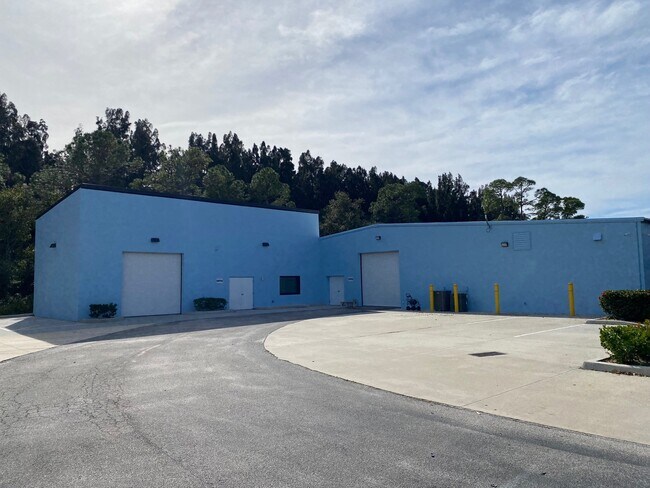Plus de détails pour 650 Atlantis Rd, Melbourne, FL - Industriel à louer
