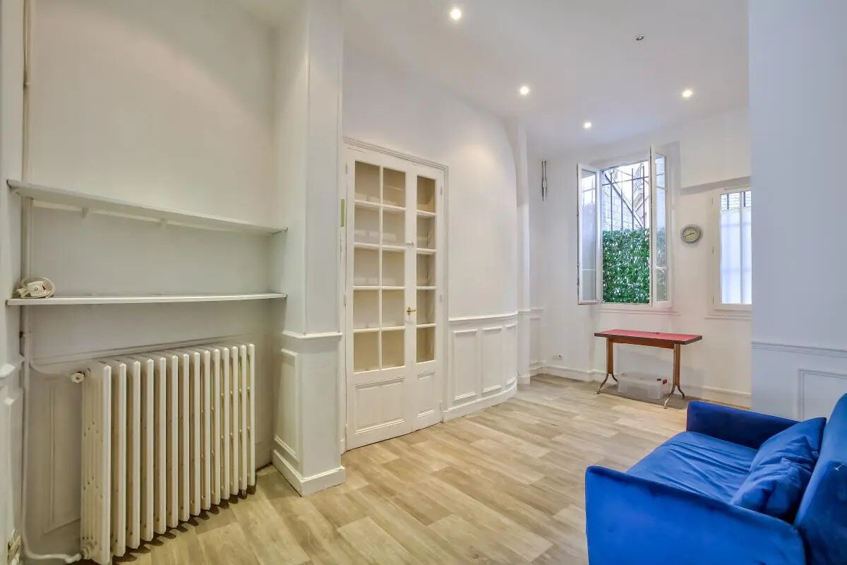 Office in Boulogne-Billancourt for sale Interior Photo- Image 1 of 9