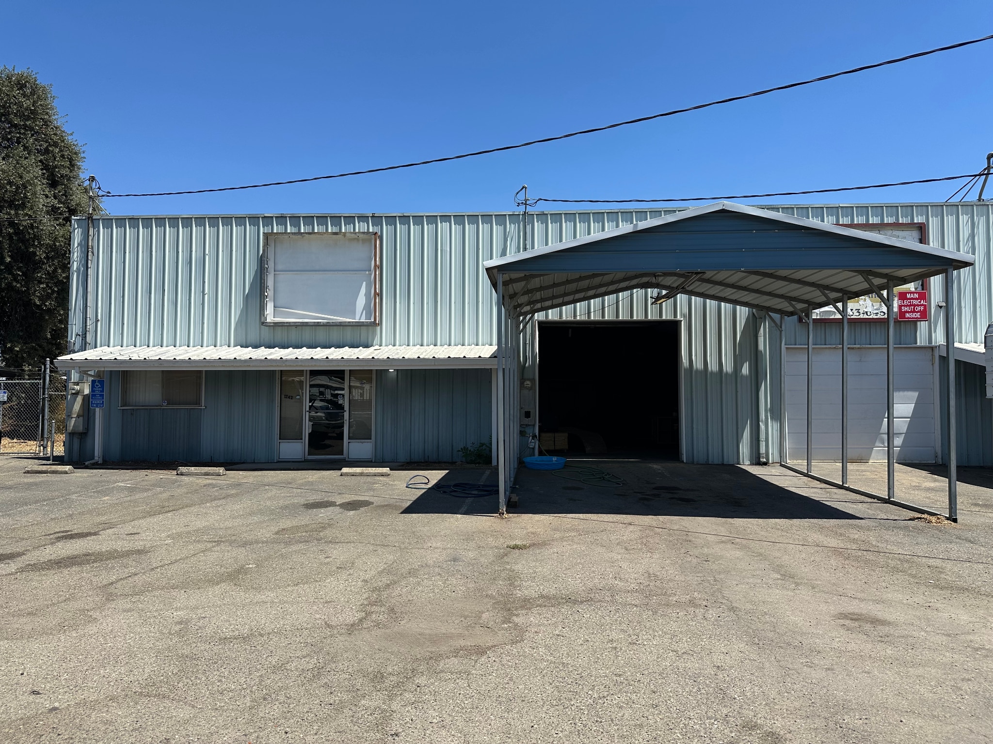 1242 N Filbert St, Stockton, CA for lease Interior Photo- Image 1 of 7