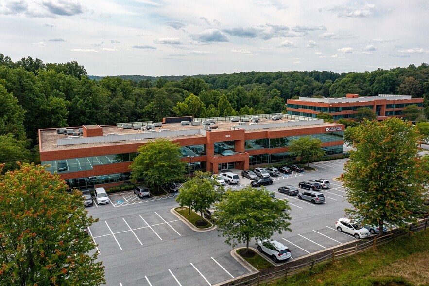300 Redland Ct, Owings Mills, MD à louer - Photo du bâtiment - Image 2 de 14