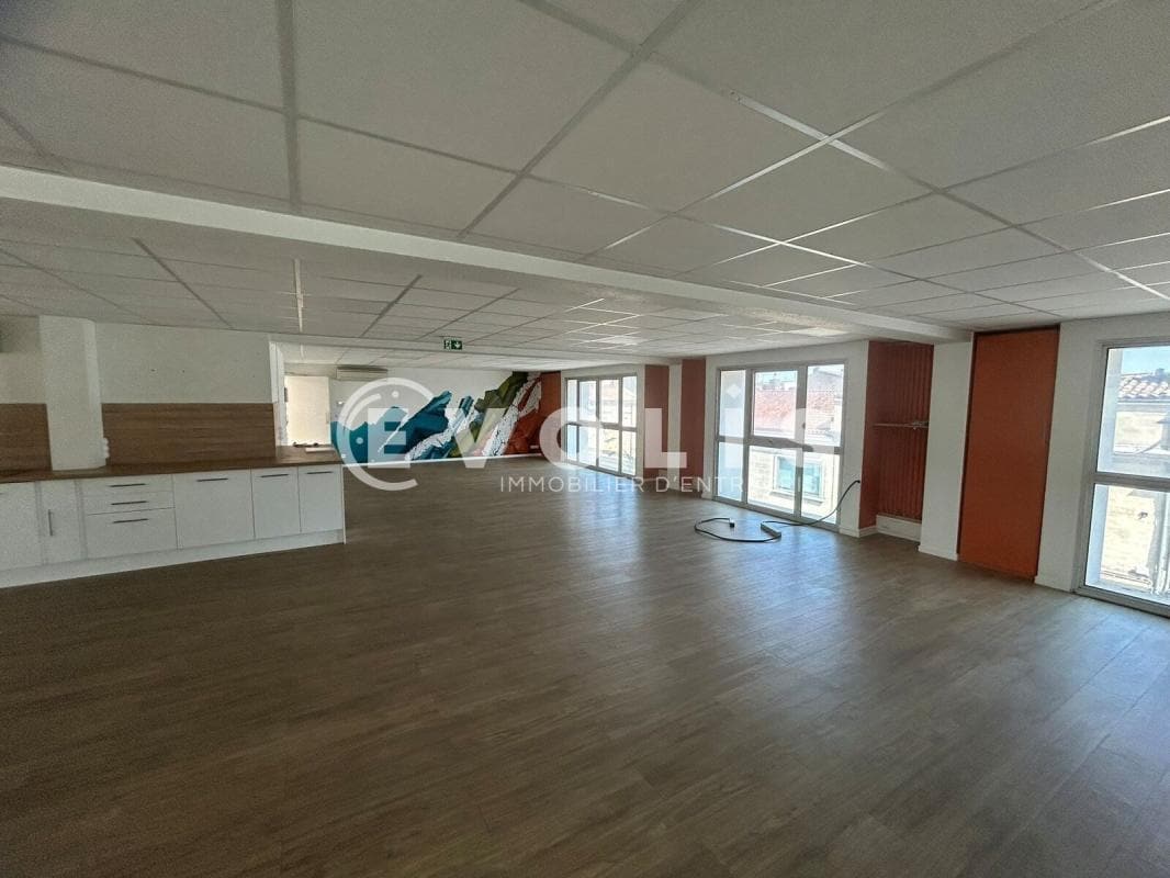 Bureau dans Bordeaux à louer Photo intérieure- Image 1 de 11