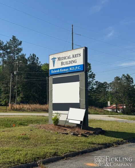 121 Sparta Hwy, Eatonton, GA à louer - Photo du bâtiment - Image 1 de 7