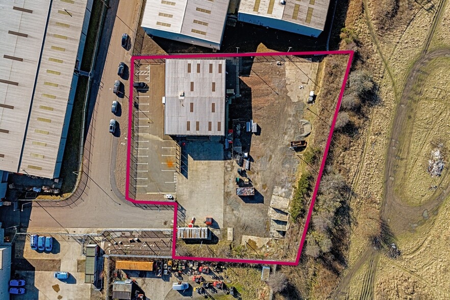 8 Clifton Vw, Broxburn for lease - Building Photo - Image 2 of 9