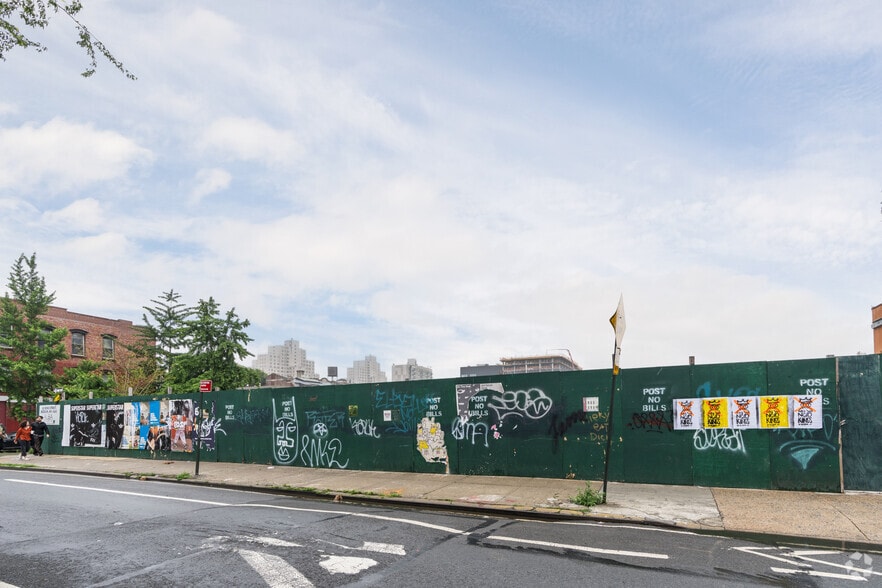 500 Degraw St, Brooklyn, NY for lease - Building Photo - Image 2 of 5