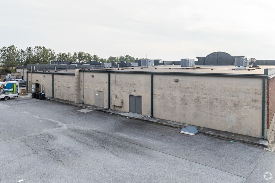 2120 W Spring St, Monroe, GA for sale - Building Photo - Image 3 of 7