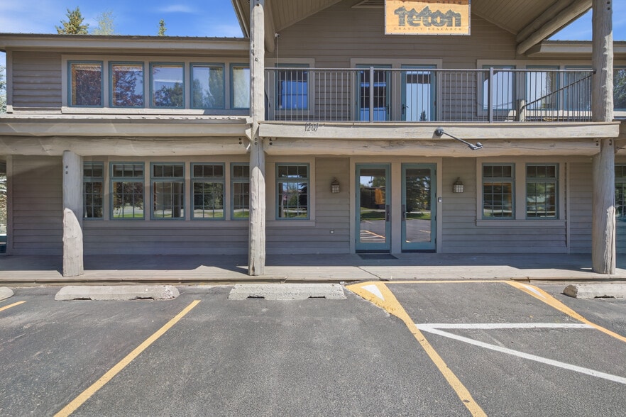 1260 N West St, Wilson, WY for lease - Building Photo - Image 3 of 17