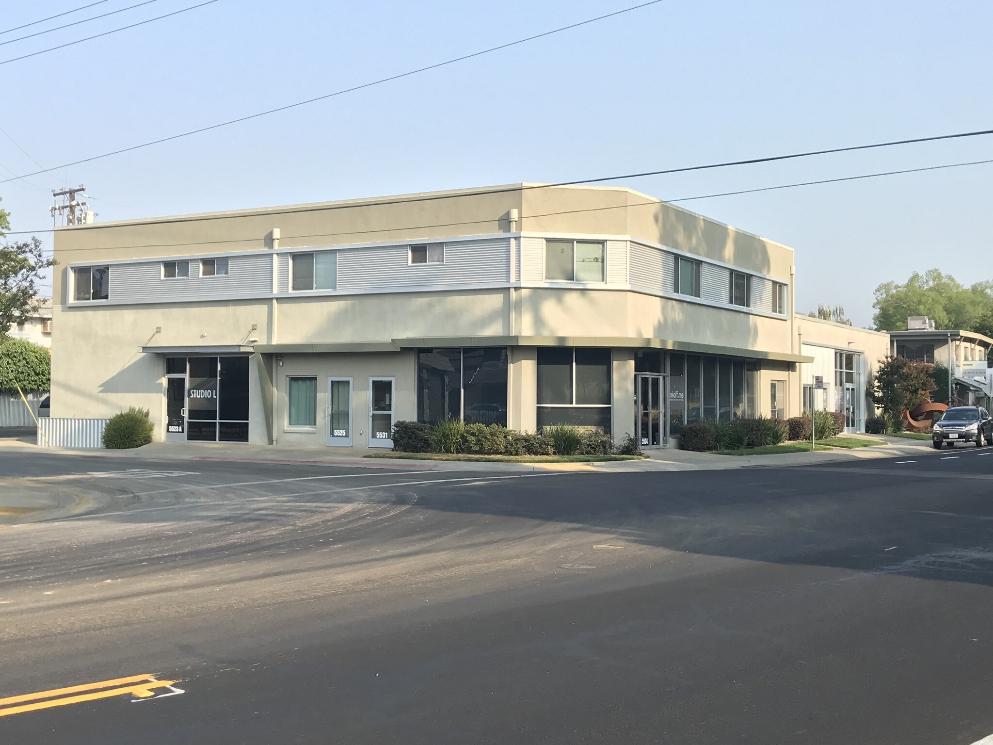 5523-5531 F St, Sacramento, CA à louer Photo principale- Image 1 de 22