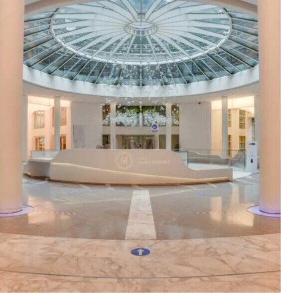 21-25 Rue Balzac, Paris for lease - Lobby - Image 3 of 9