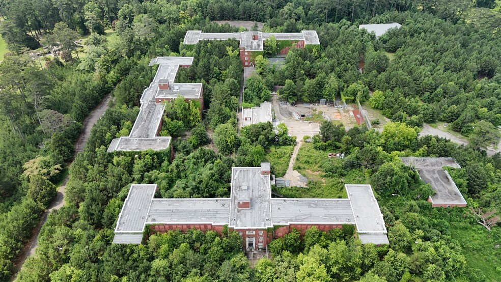 Renaissance Park Prisons portfolio of 3 properties for sale on LoopNet.ca - Building Photo - Image 1 of 20