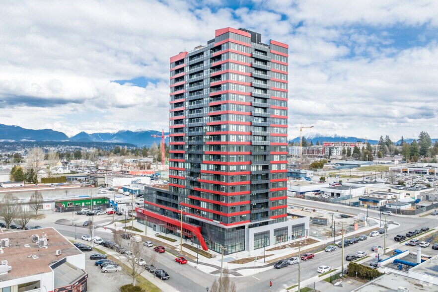 10626 City Pky, Surrey, BC à louer - Photo du bâtiment - Image 1 de 9