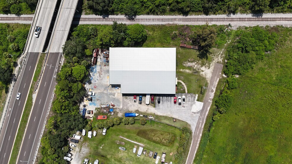 736 1st St SW, Ruskin, FL à vendre - Photo du bâtiment - Image 2 de 6