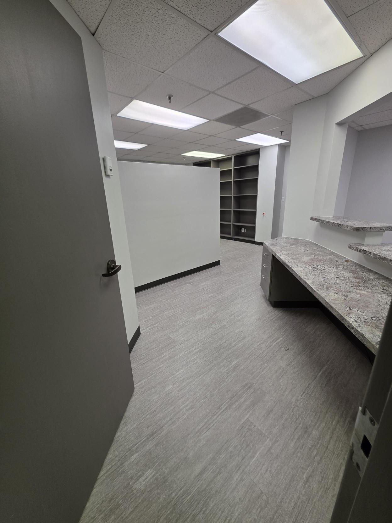 4102 Woodlawn Ave, Pasadena, TX à louer Photo intérieure- Image 1 de 11