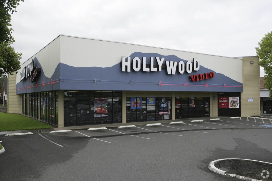 17401 SE McLoughlin Blvd, Milwaukie, OR à louer - Photo du bâtiment - Image 2 de 24