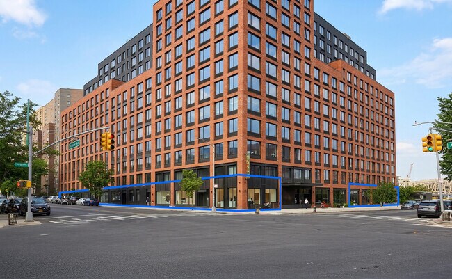 Plus de détails pour 40 Bruckner Blvd, Bronx, NY - Commerce de détail à louer