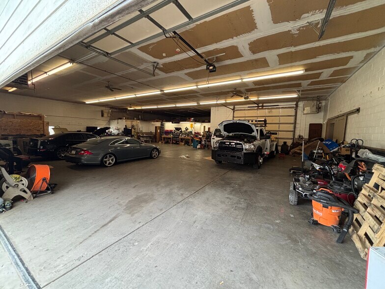 1422 Frey Road, Pittsburgh, PA à vendre - Photo du bâtiment - Image 2 de 16