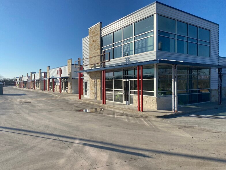 7903 SW Loop 410, San Antonio, TX à louer - Photo du bâtiment - Image 1 de 4