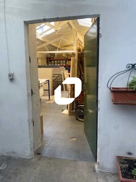 Flex dans Le Pré-Saint-Gervais à louer - Photo du bâtiment - Image 2 de 9