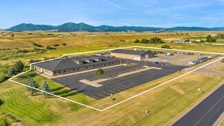 Plus de détails pour 920 NE Main St, Lewistown, MT - Bureau à vendre