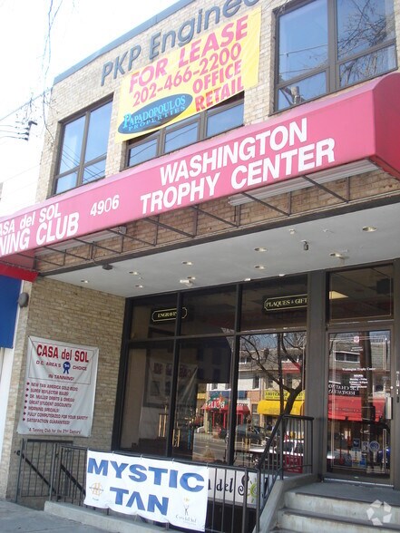 4906 Wisconsin Ave NW, Washington, DC à louer - Photo du bâtiment - Image 2 de 3