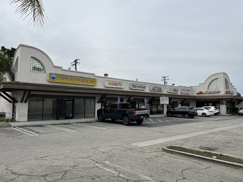 468-480 E San Bernardino Rd, Covina, CA à louer - Photo du bâtiment - Image 2 de 18