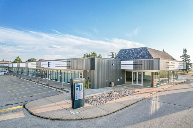 Plus de détails pour 8925 51 Ave NW, Edmonton, AB - Bureau à louer