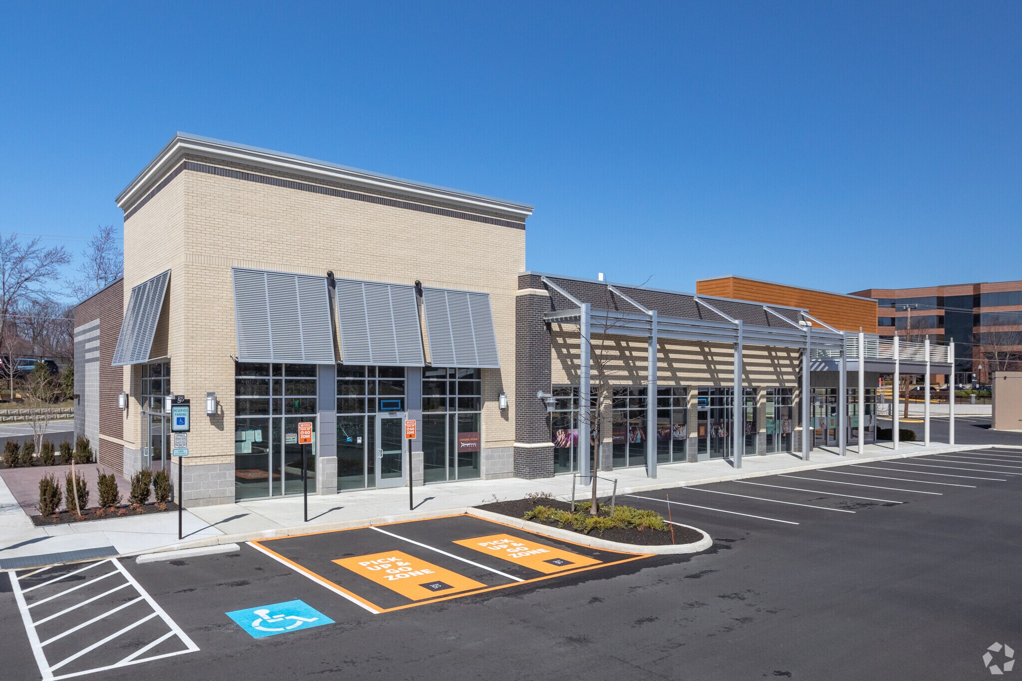 10332 Lee Hwy, Fairfax, VA for lease Primary Photo- Image 1 of 4