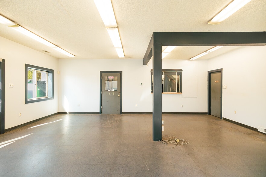 5709 Barrett Rd, Ferndale, WA for lease - Building Photo - Image 3 of 7
