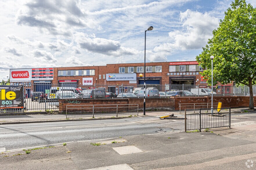 Bermondsey Trading Estate, Londres à louer - Photo du bâtiment - Image 3 de 4