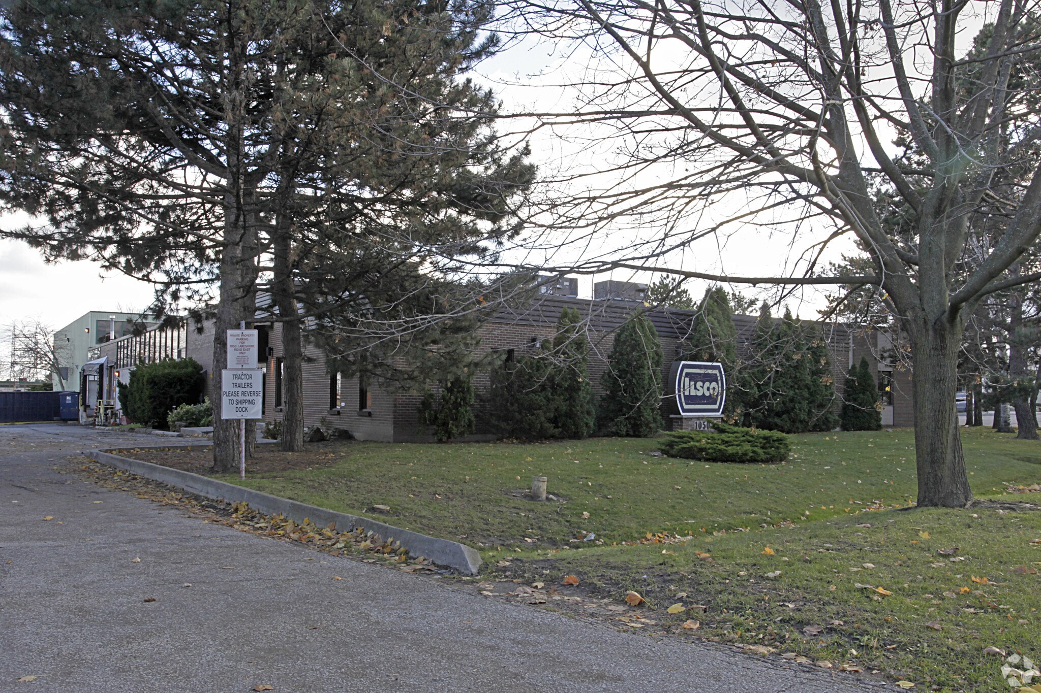 1050 Lakeshore Rd E, Mississauga, ON for sale Primary Photo- Image 1 of 1