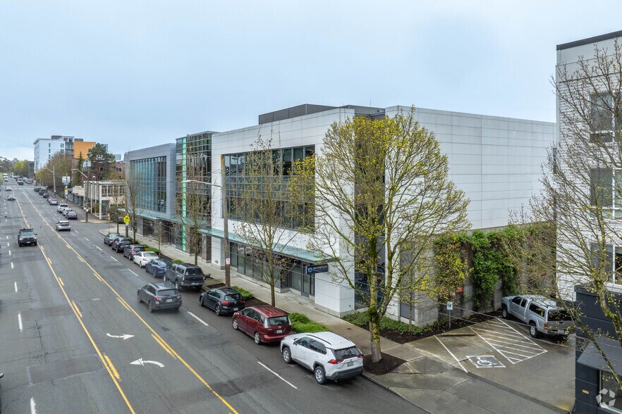 2701 Eastlake Ave E, Seattle, WA à louer - Photo du bâtiment - Image 2 de 5