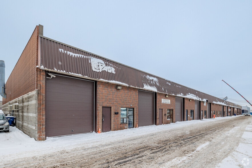 1400-1522 Berlier Rue, Laval, QC à louer - Photo du bâtiment - Image 2 de 3