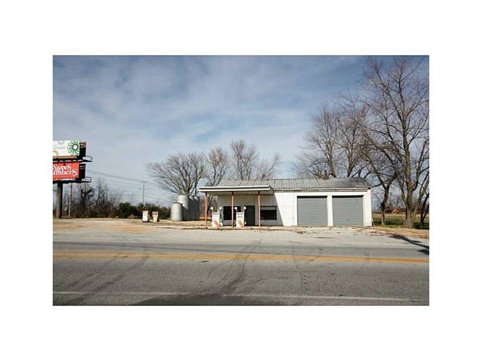 7880 SW Regional Airport Blvd, Bentonville, AR for sale Primary Photo- Image 1 of 1