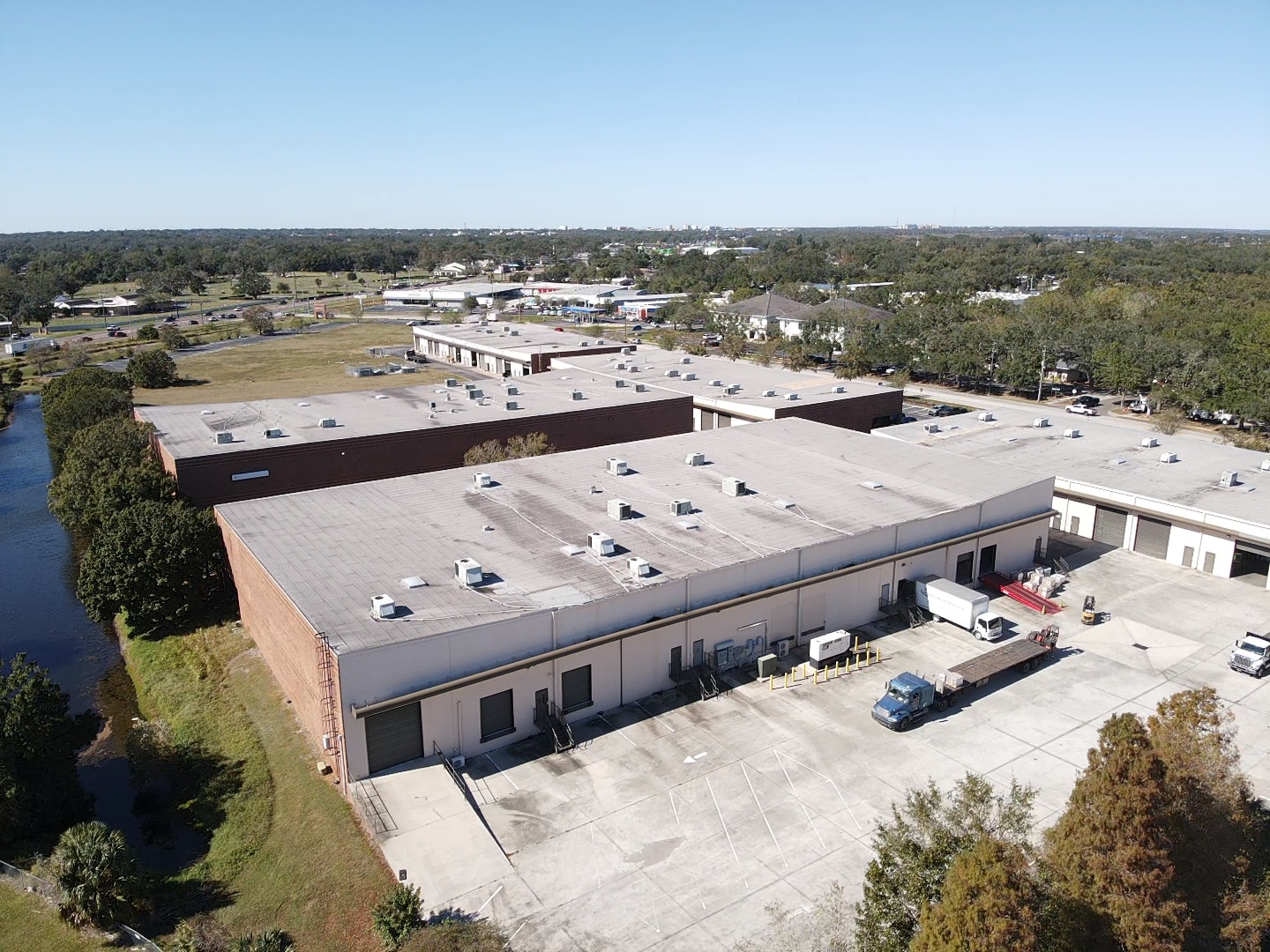 2335 Commerce Point Dr, Lakeland, FL for lease Building Photo- Image 1 of 12