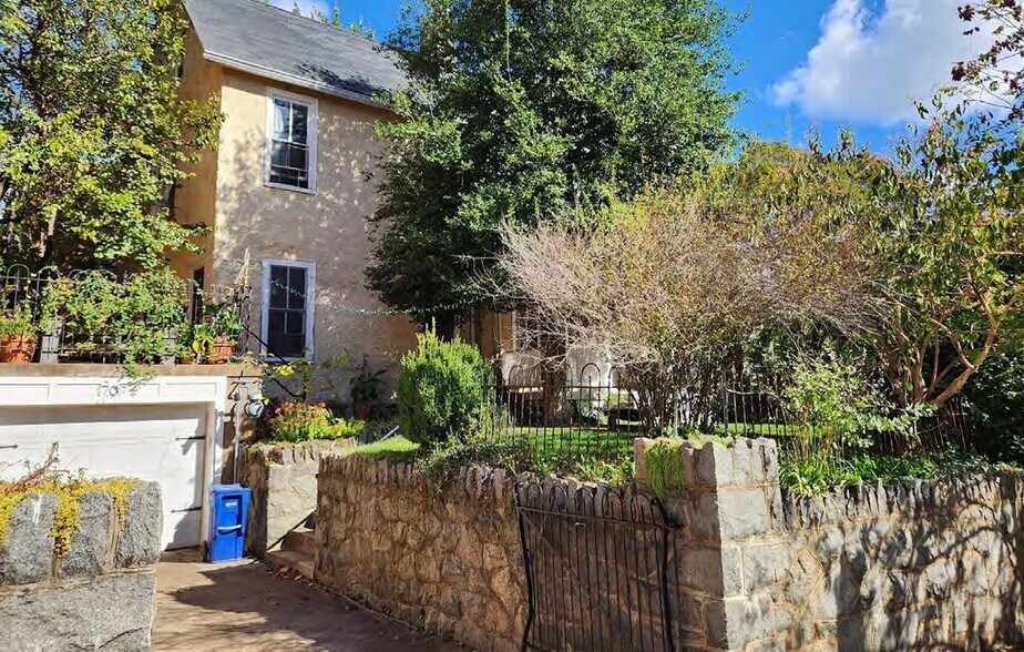 1701 Newton St NW, Washington, DC à vendre - Photo du bâtiment - Image 2 de 11