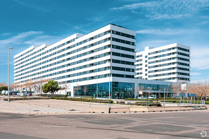 Avenida José Antonio Corrales, 6, Madrid, Madrid à louer - Photo du bâtiment - Image 3 de 3