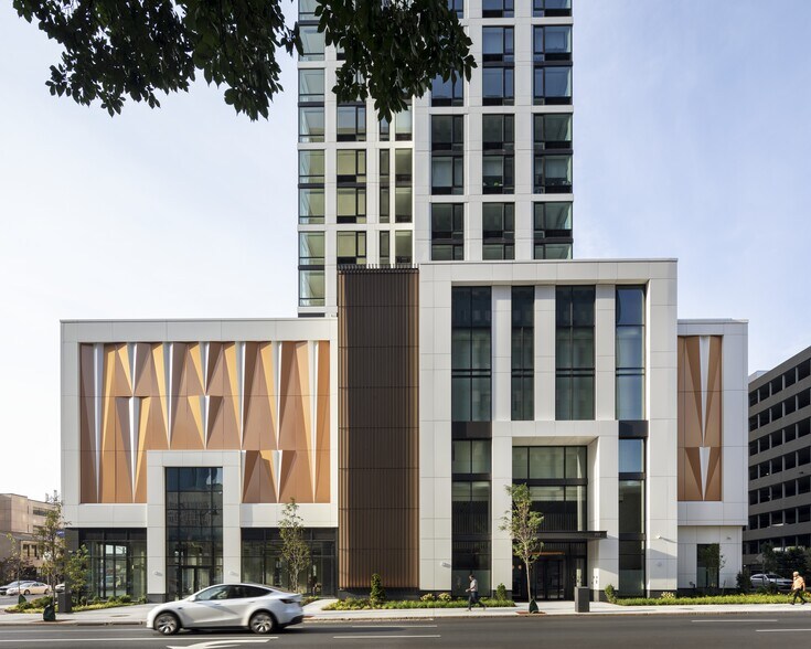 777 McCarter Hwy, Newark, NJ à louer - Photo du bâtiment - Image 2 de 9