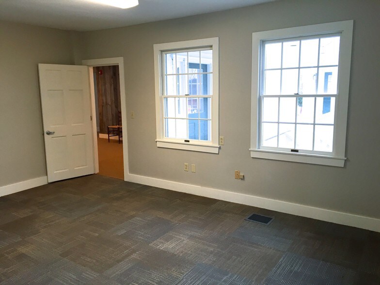 510 Main St, Gorham, ME à louer - Photo intérieure - Image 3 de 32