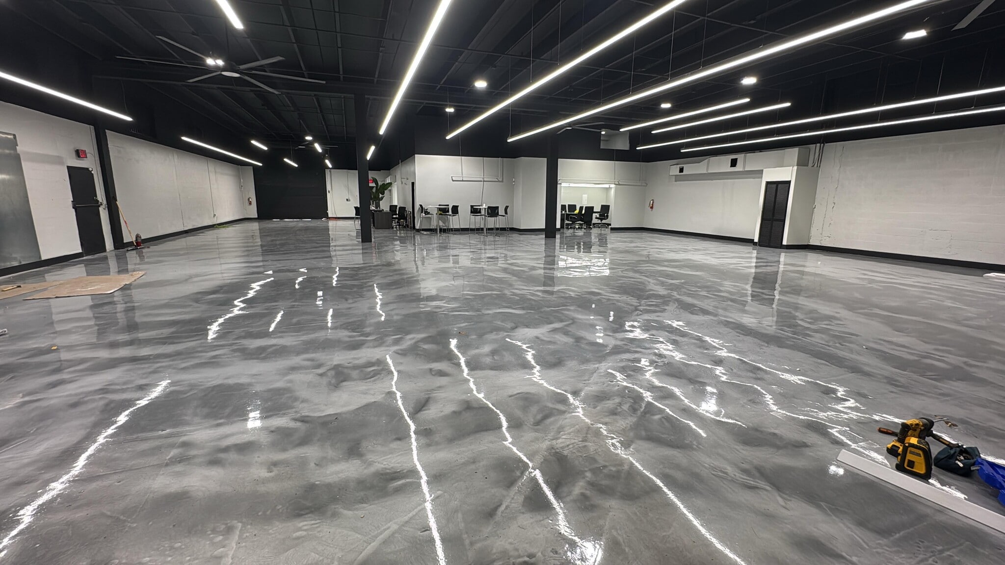 36 XX NW 76 Ave, Miami, FL for lease Interior Photo- Image 1 of 18