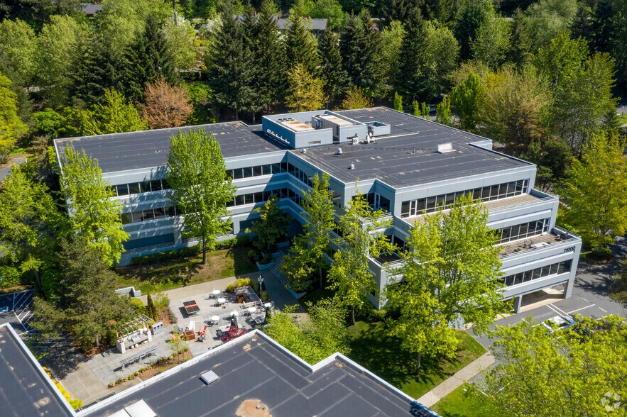11000 NE 33rd Pl, Bellevue, WA à louer - Photo du bâtiment - Image 3 de 4