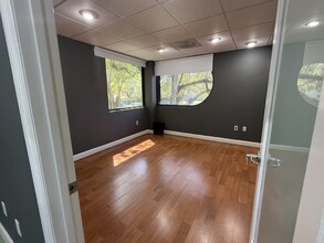 2140 S Dixie Hwy, Coconut Grove, FL for lease Interior Photo- Image 2 of 2