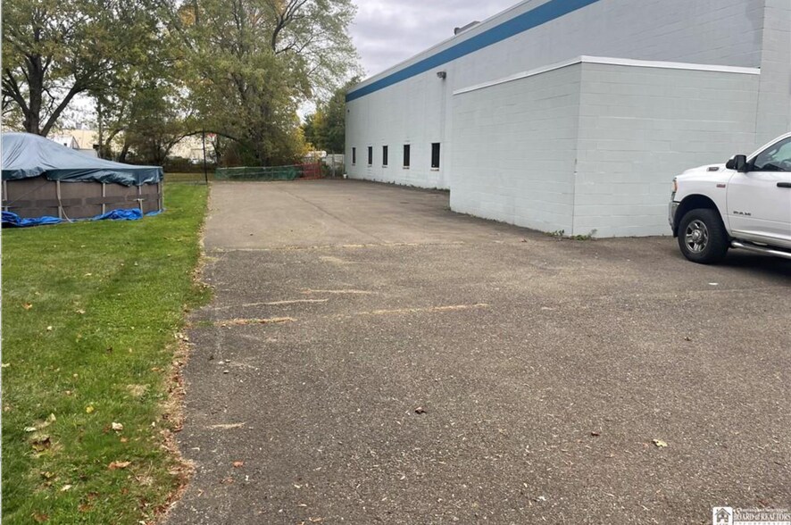 1850 Lydon Ave, Falconer, NY à vendre - Photo du bâtiment - Image 3 de 41
