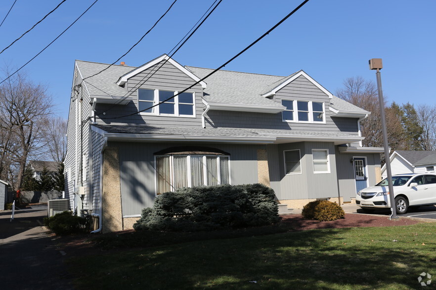 2622 Nottingham Way, Trenton, NJ à vendre - Photo principale - Image 1 de 1