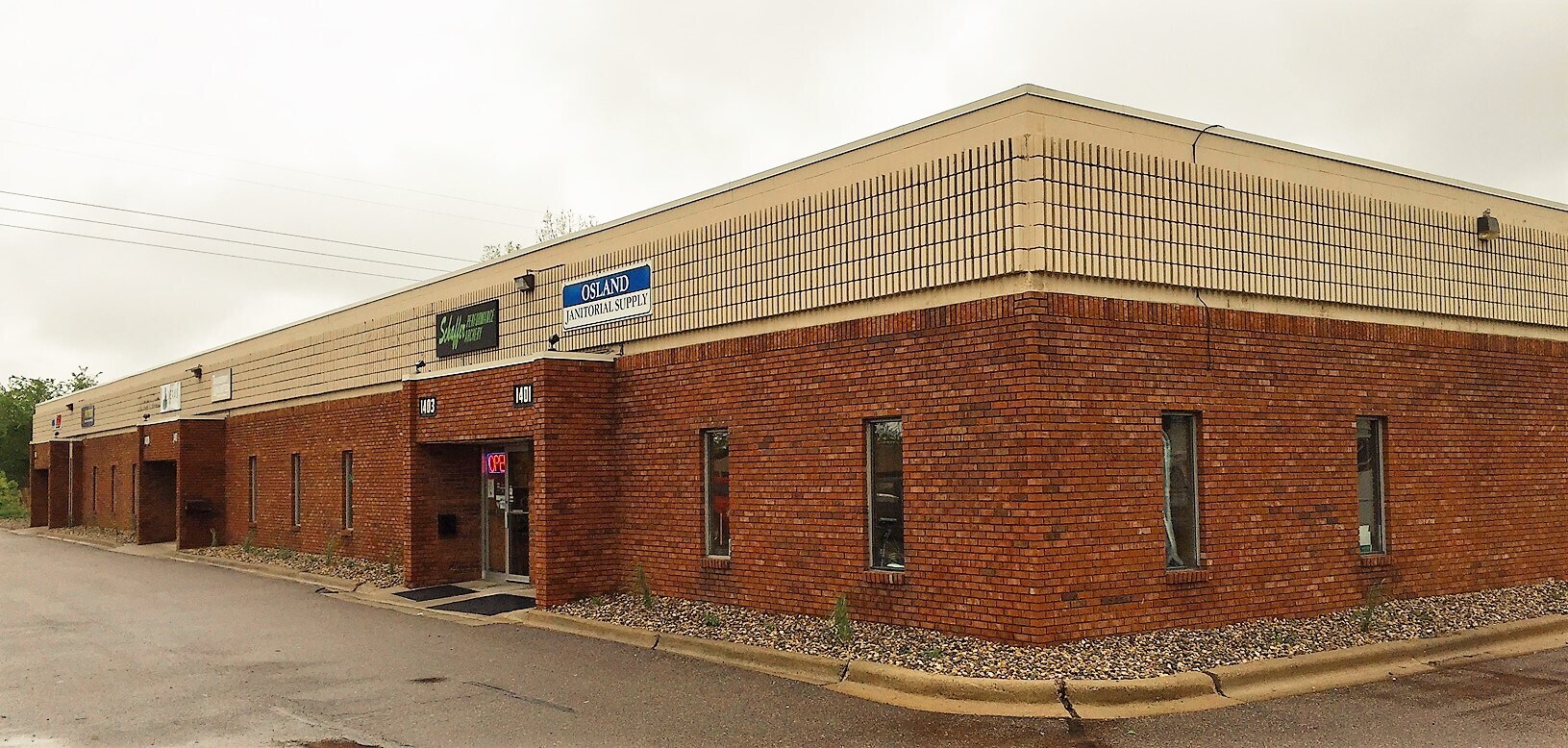 1401-1411 E Cliff Rd, Burnsville, MN à louer Photo du bâtiment- Image 1 de 2